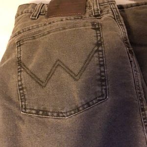 Wrangler roughed wear jeans. P1832